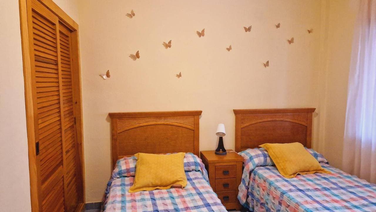 Foto 6 von 36: Three-Bedroom House