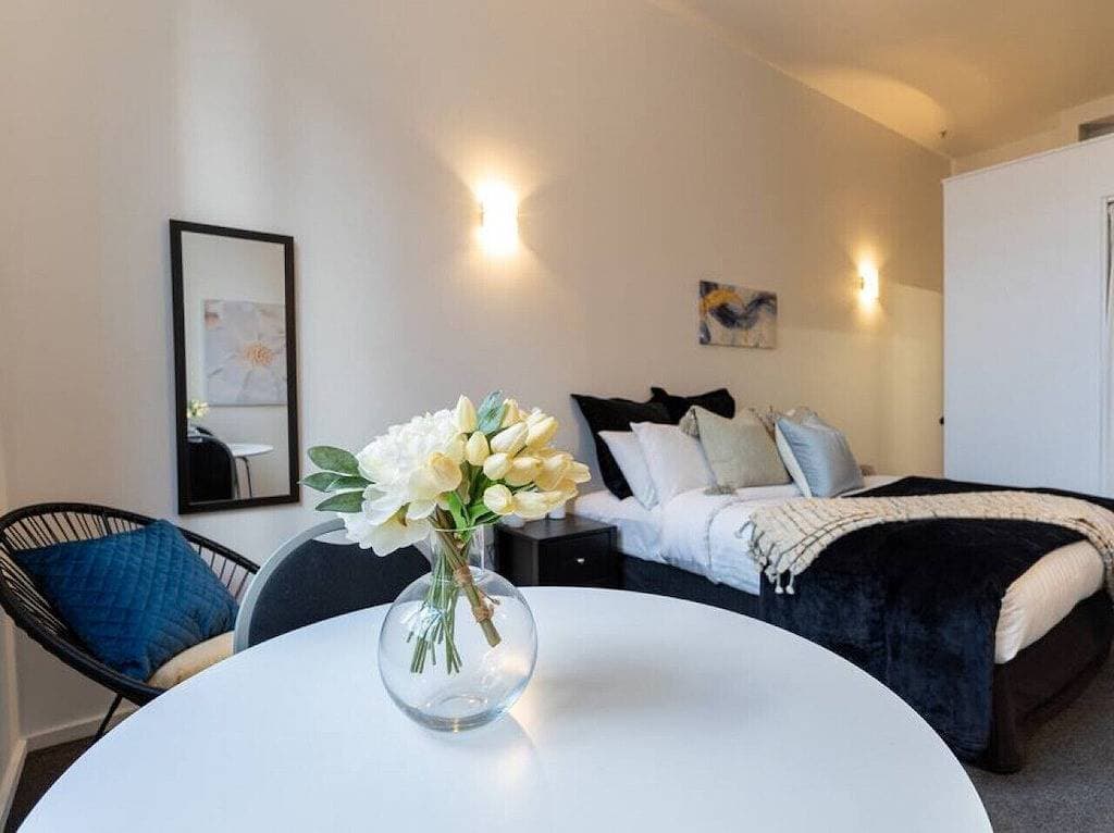 Foto 4 von 27: Bright Cbd Studio -Near SkyTower w WiFi & Cityscape