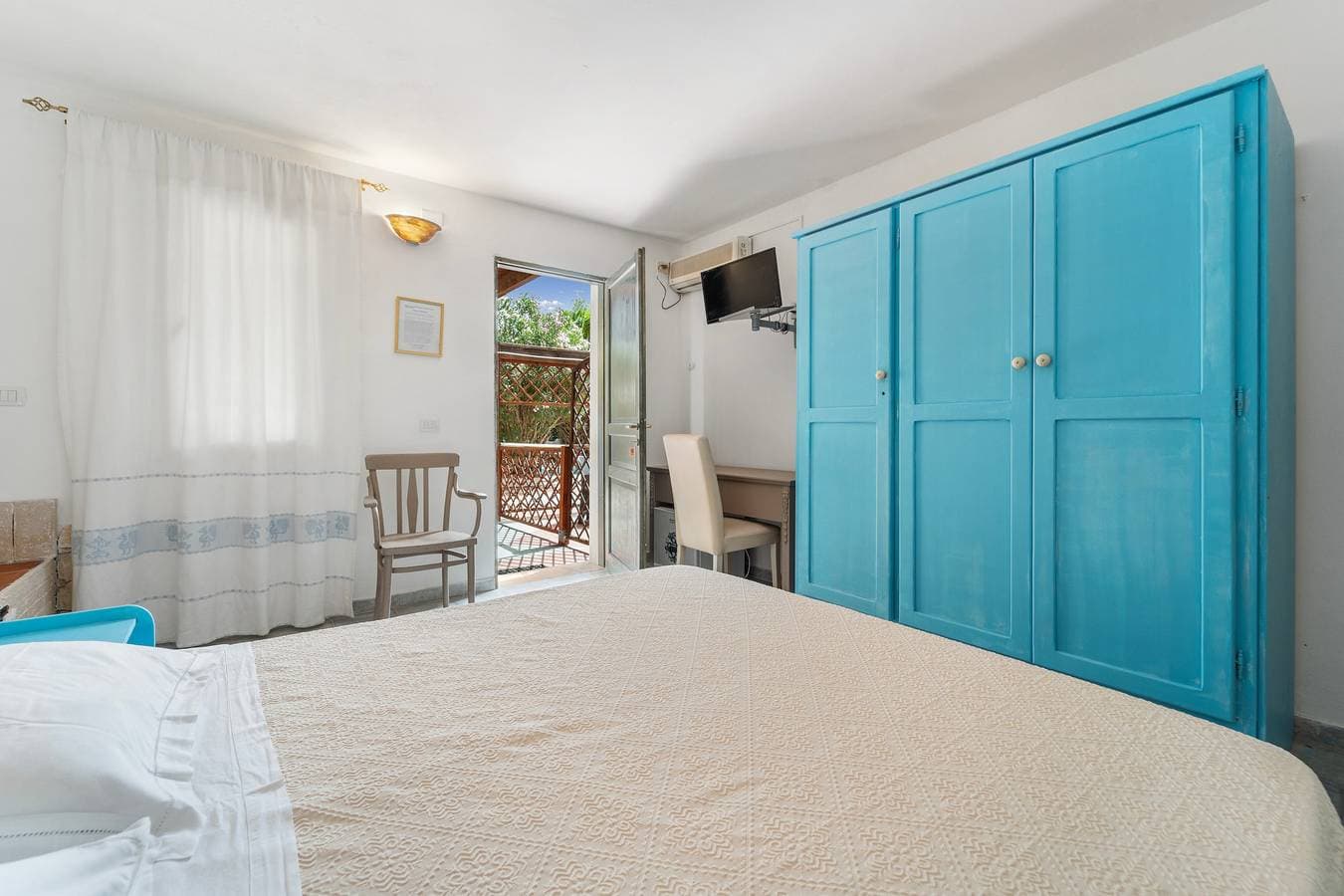 Foto 9 von 27: Doppelzimmer mit WLAN und Klimaanlage
