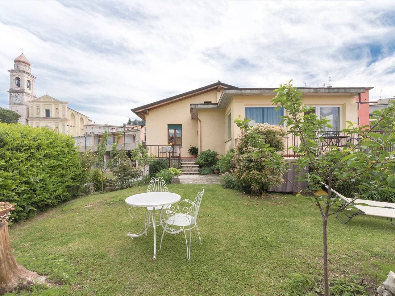 Foto 2 von 29: Hell und mit Garten – Apartment San Zeno di Montagna