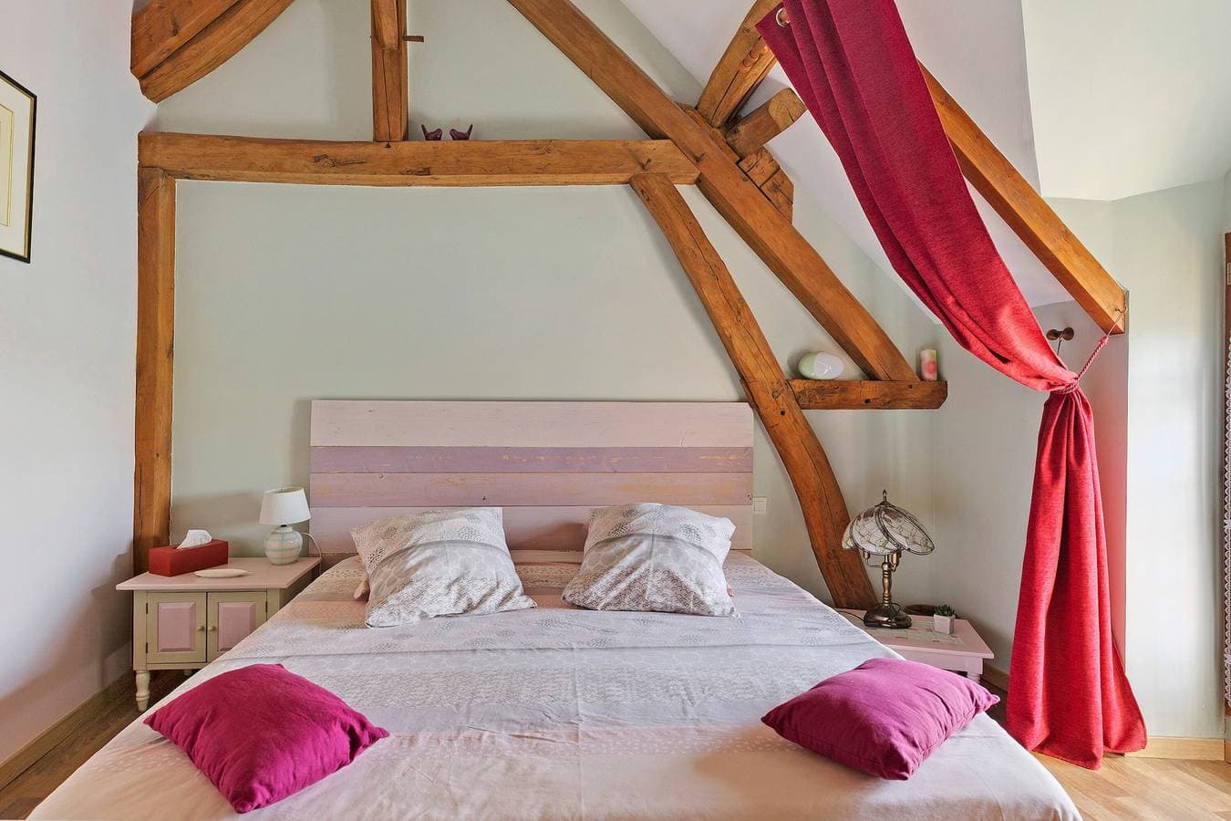 Foto 3 von 26: Gästezimmer „Chambre Printemps“ mit Gemeinschaftsgarten und WLAN
