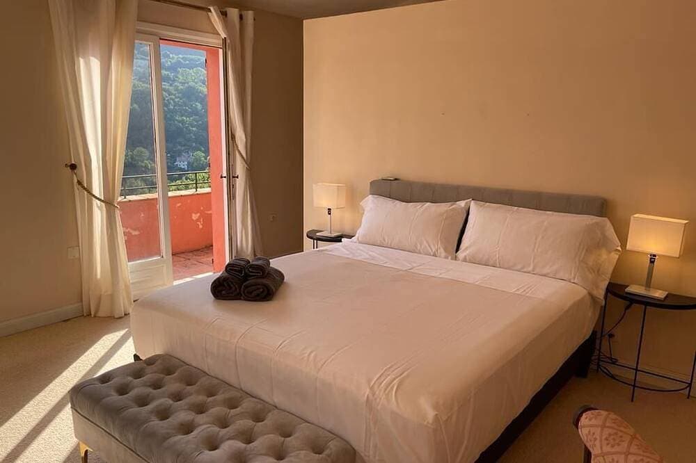 Foto 2 von 30: Large Private Villa - Pool, Tennis, New Aircon, w/ 8 bedrooms