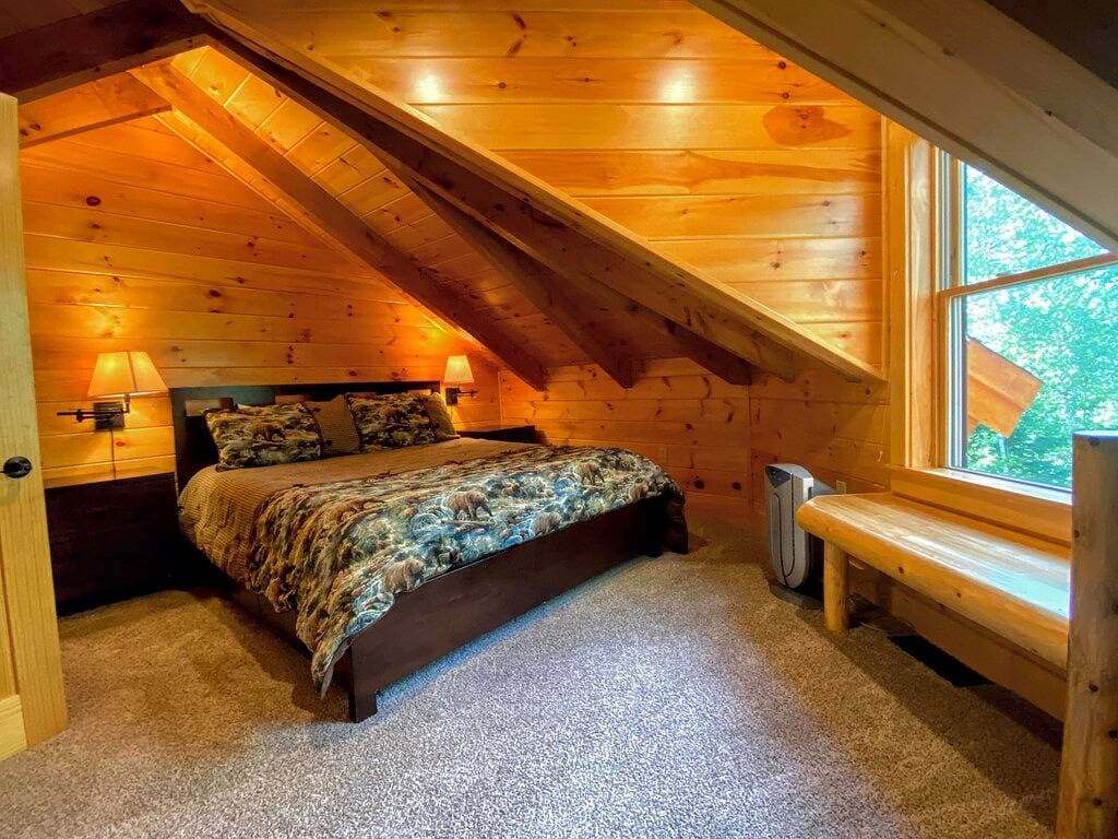 Foto 7 von 50: Ein wirklich einzigartiges Zuhause inmitten eines ökologischen Paradieses: Owls Roost in der Moose Lodge and Cabins