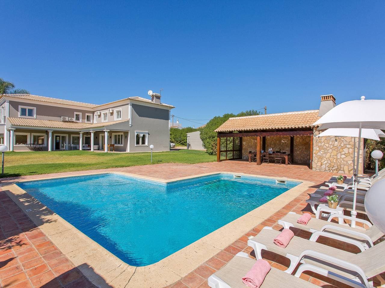 Villa mit privatem Pool und Klimaanlage - São Bartolomeu 1