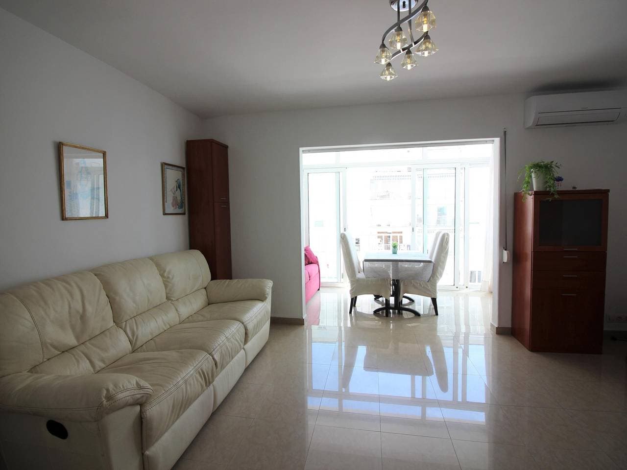 Foto 6 von 23: Apartment mit Meerblick und Gemeinschaftspool