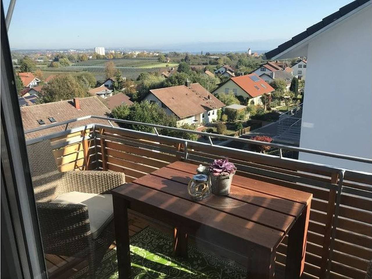 Foto 7 von 14: Haus Am Apfelweg - 'Ferienwohnung Topaz' mit Seeblick, Balkon und WLAN
