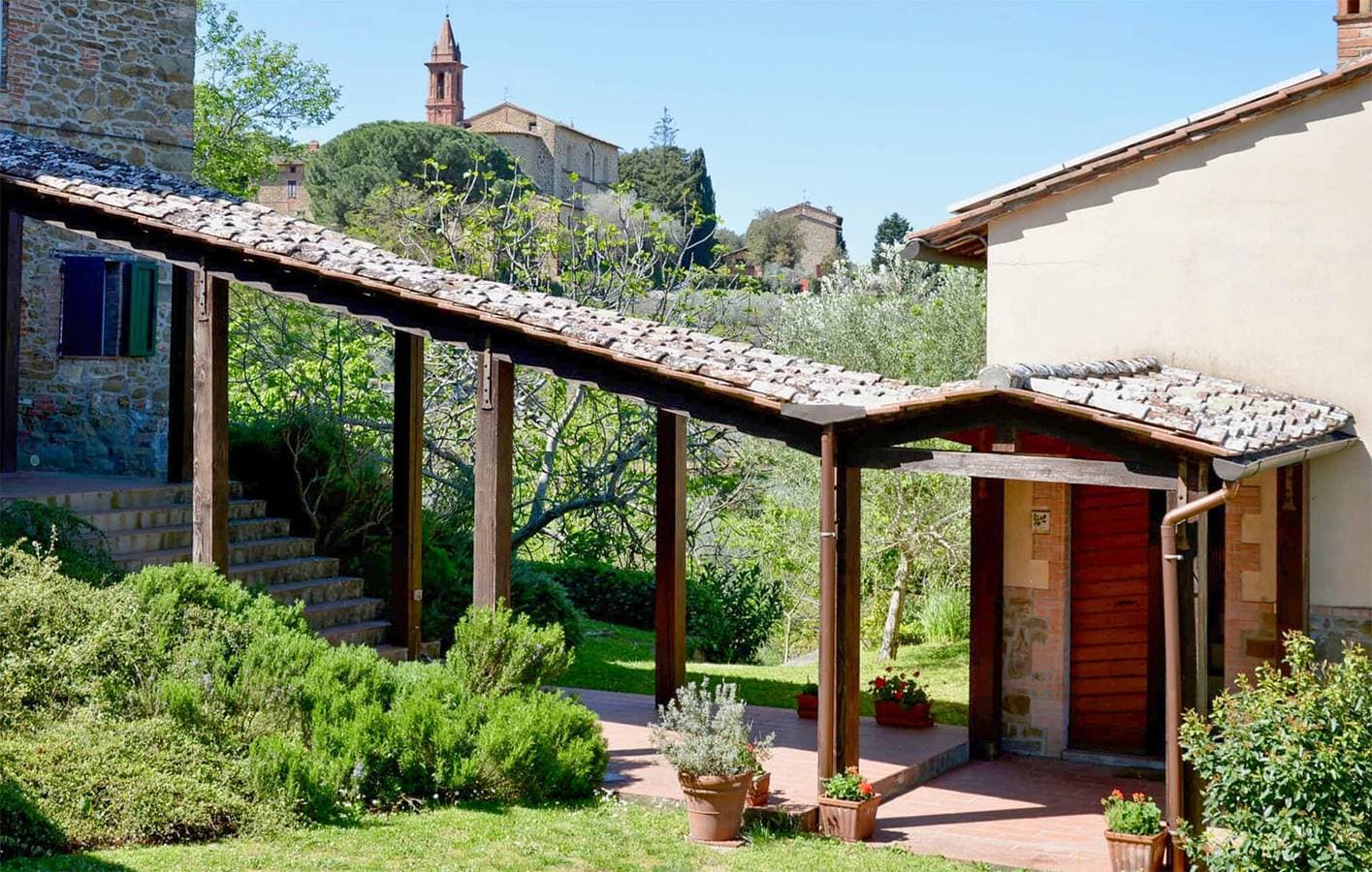 Idyllische 90 qm große Ferienwohnung mit Parkplatz, Garten und Pool in Paciano 1