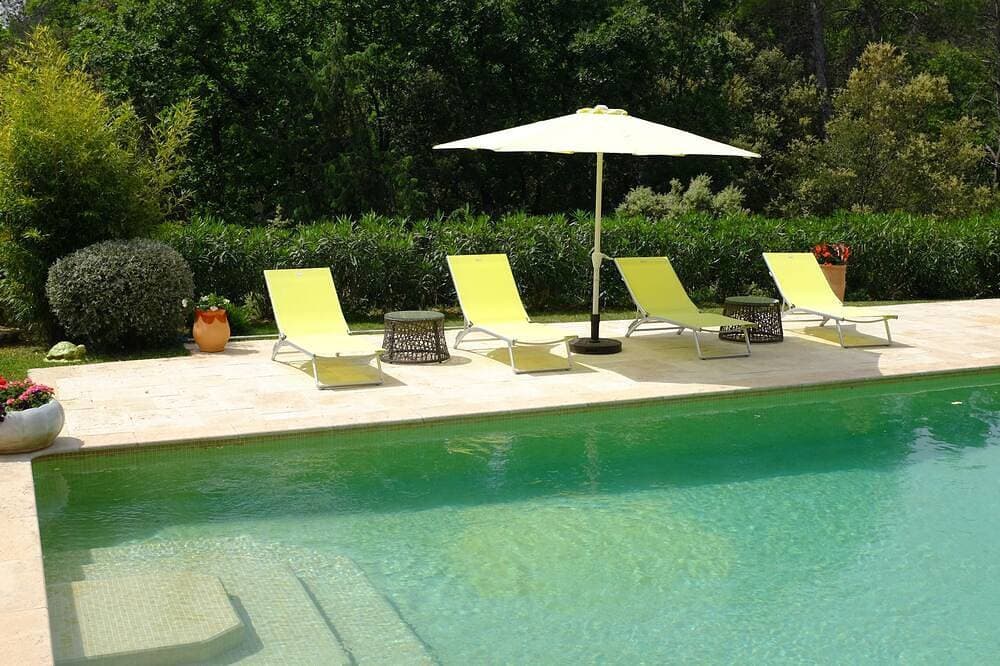 Absolute Quiet 45 km from the sea (St-Maxime St-Tropez). 1