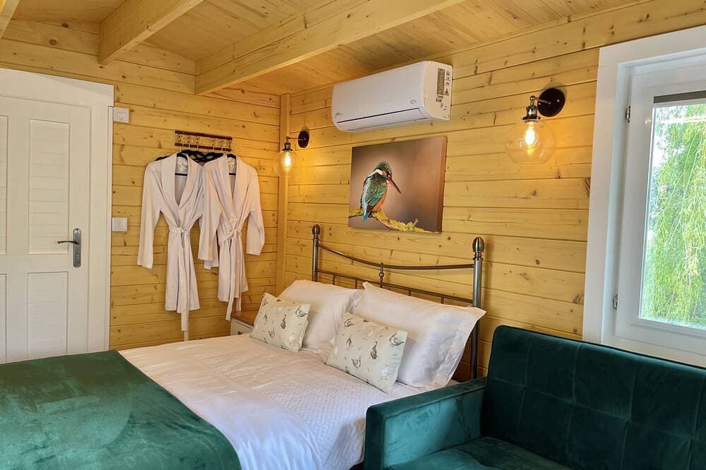 Foto 3 von 25: Beautiful studio style lodge, located in the Kent countryside