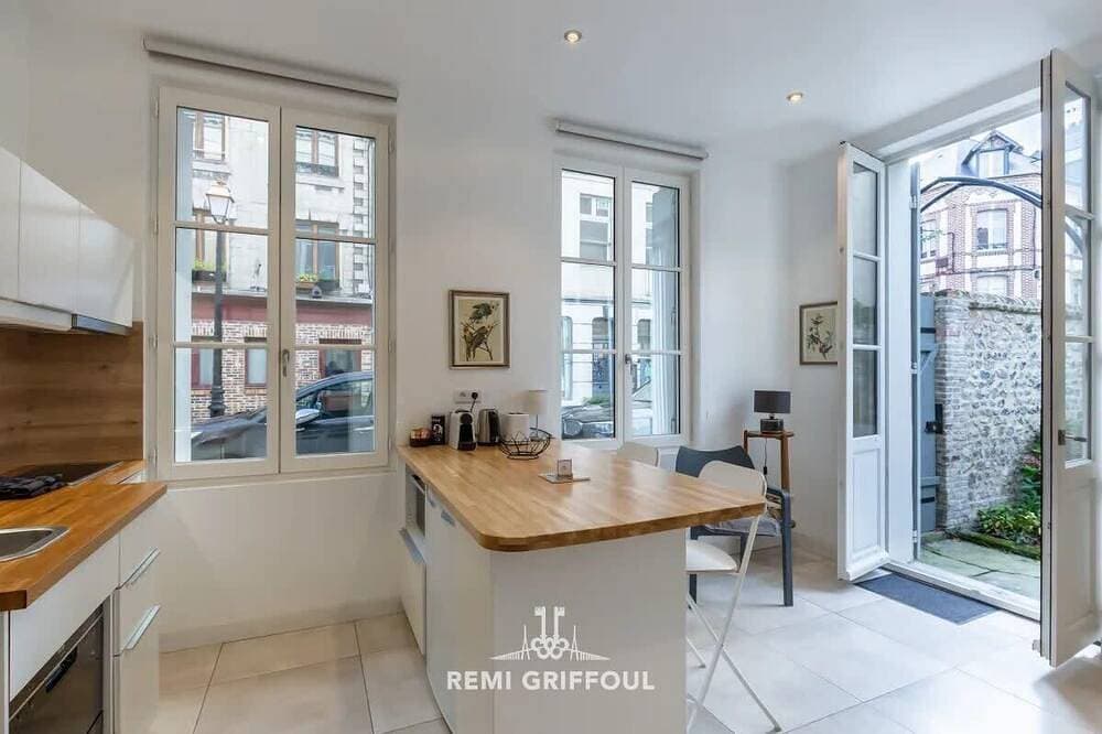Studio Quélin 1 | Privater Garten & Terrasse | Stadtzentrum | 2 Personen 1