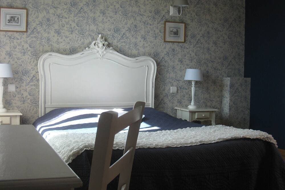 Foto 4 von 25: Gästezimmer „Les Charmilles – Chambre Bleue“
