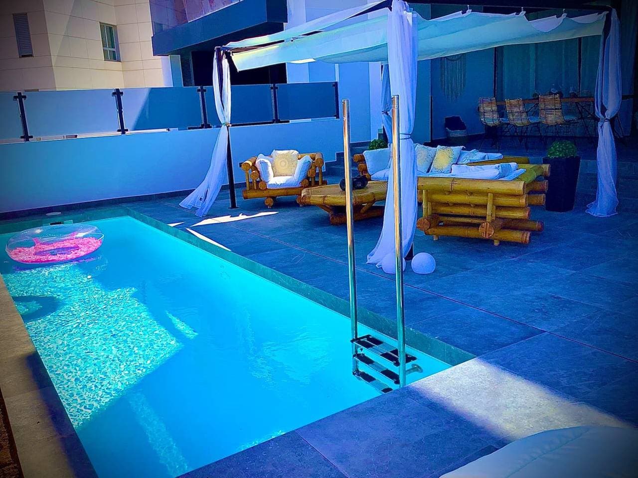Foto 7 von 27: Ferienwohnung für 6 Personen mit Pool