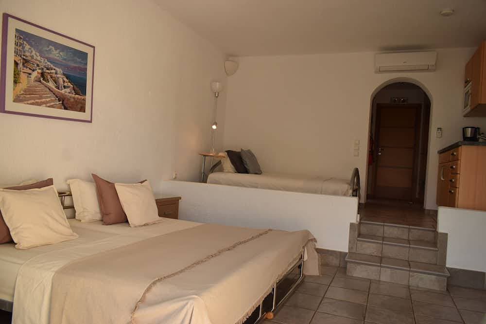 Foto 2 von 6: Mirabello | Skylight-Badewanne | Meerblick | Elounda