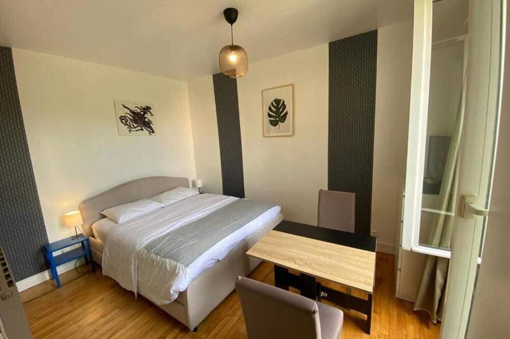 Charming studio in Pantin 1