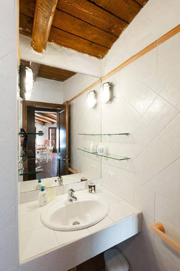 Foto 4 von 49: Three-Bedroom Villa