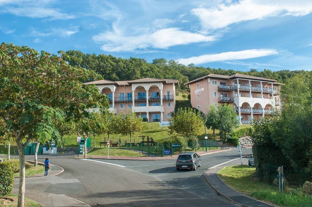 Foto 9 von 29: Studio avec accès piscine, Wi-Fi + Parking gratuit