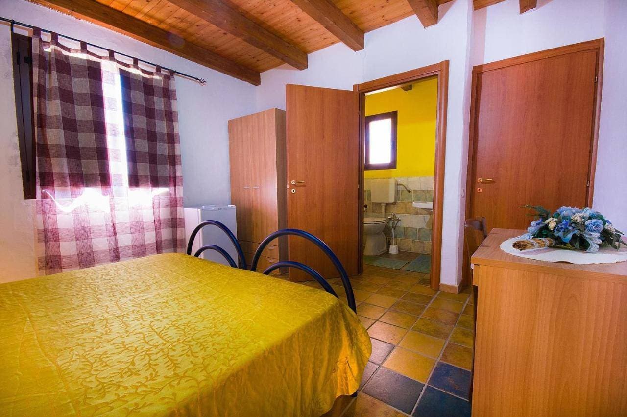 Foto 6 von 17: Double or Twin Room with Swimming Pool Access