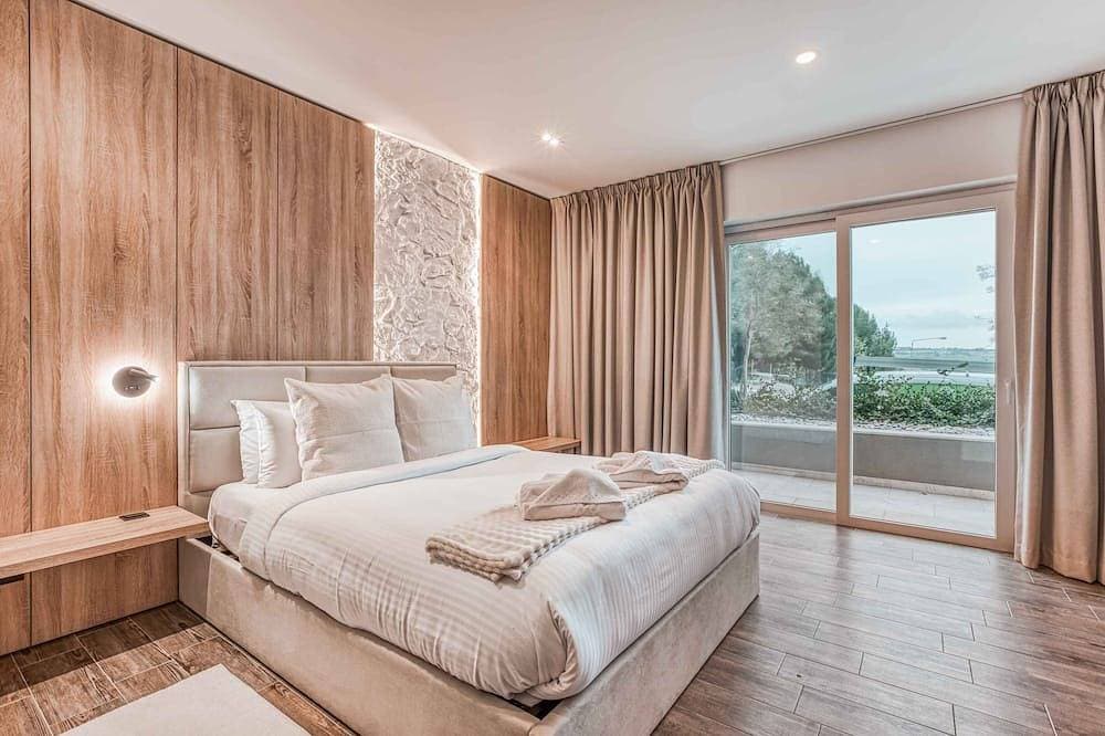 Foto 2 von 30: Enjoy a stylish stay in this modern Malta retreat with private pool.