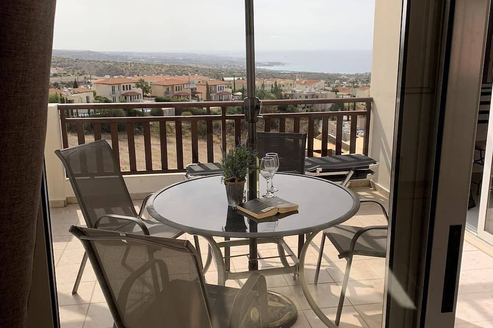 Foto 11 von 11: Amazing panoramic hillside/ocean views, large sunny terrace.