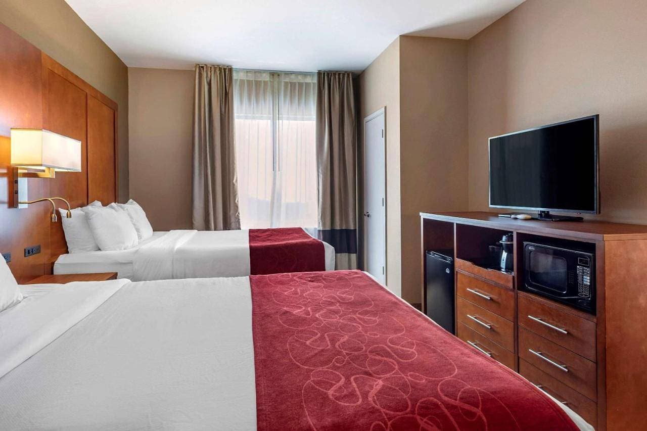 Foto 7 von 10: Queen Suite with Two Queen Beds - Non-Smoking