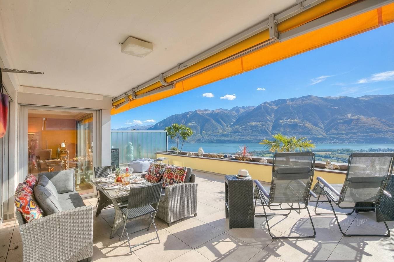 Foto 2 von 30: Panorama Maggiore Apartment with Pool in Locarno