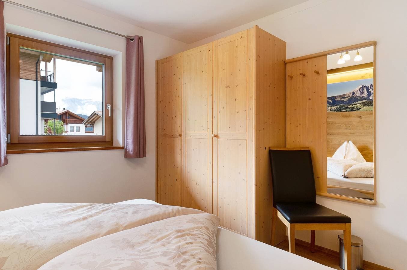 Foto 13 von 38: Ferienwohnung 'Rodererhof Lajen Apt Schlern' mit Bergblick, Balkon und WLAN