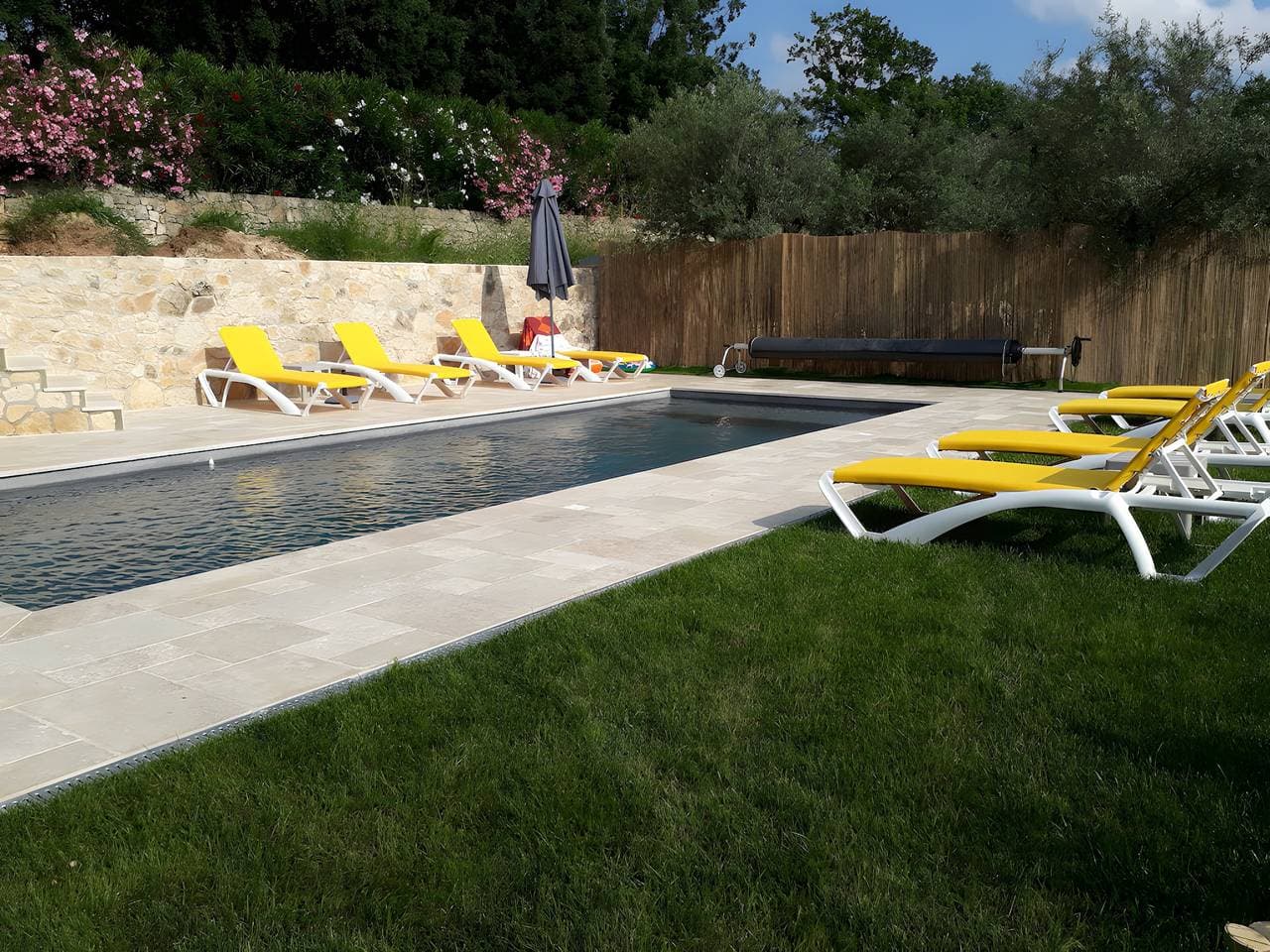 Foto 2 von 22: Provenzalische Auszeit – gemütliches Apartment mit privatem Pool im Erdgeschoss