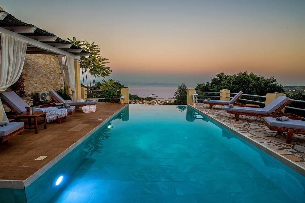 Private Villa mit spektakulärer Aussicht, Infinity-Pool, nur 3 Minuten Fahrt nach Gaios 1