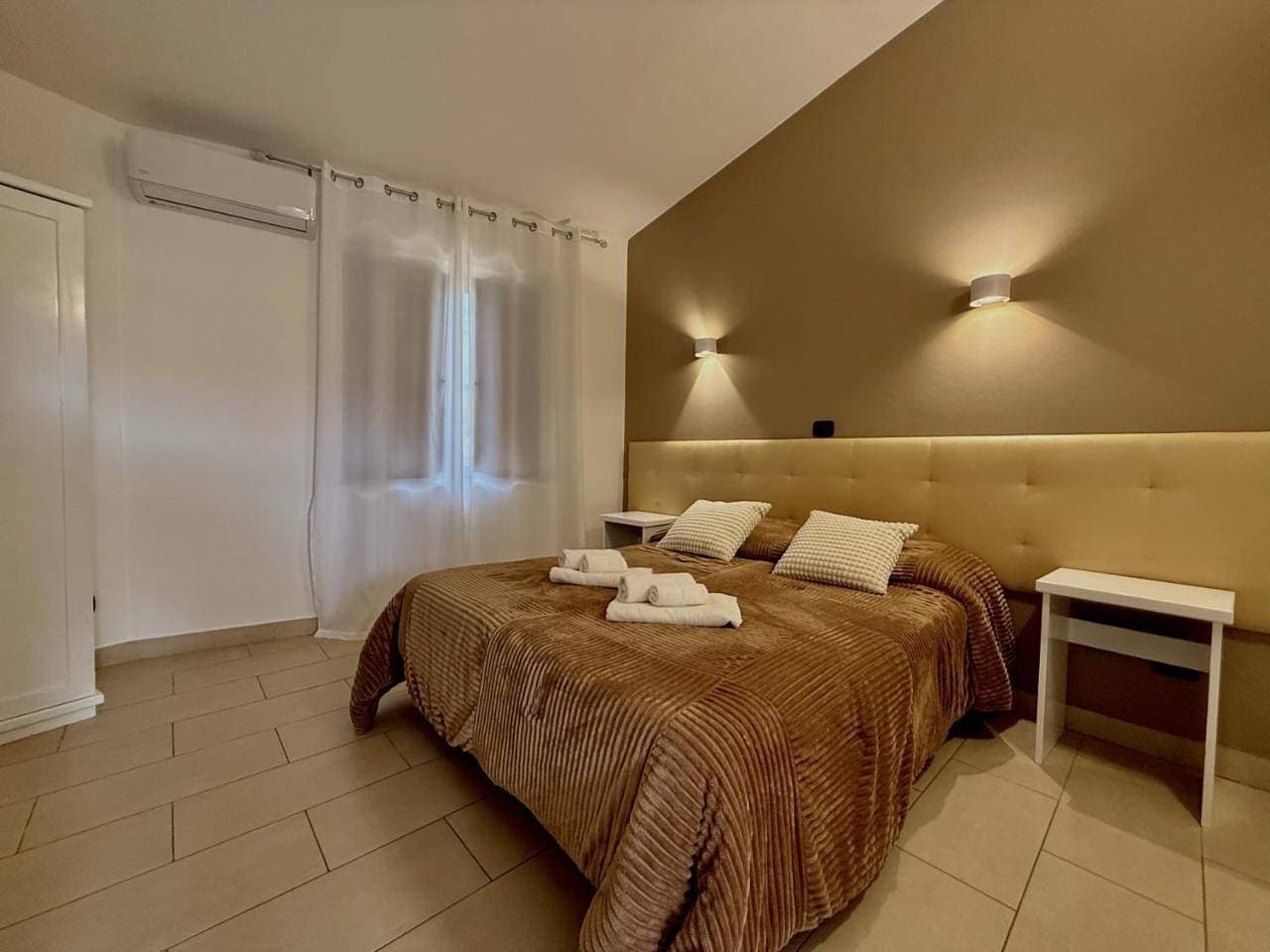 Foto 9 von 15: Double Room with Private Bathroom