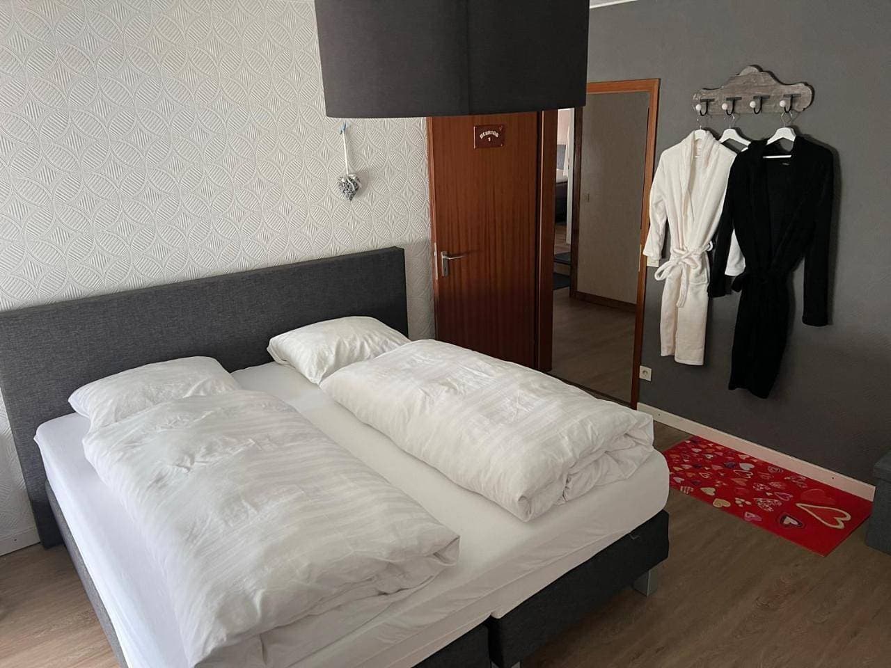 Foto 6 von 8: Large Double Room