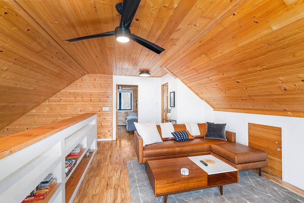 Foto 4 von 25: Freshly Remodeled Cabin w/ stunning Lake Views