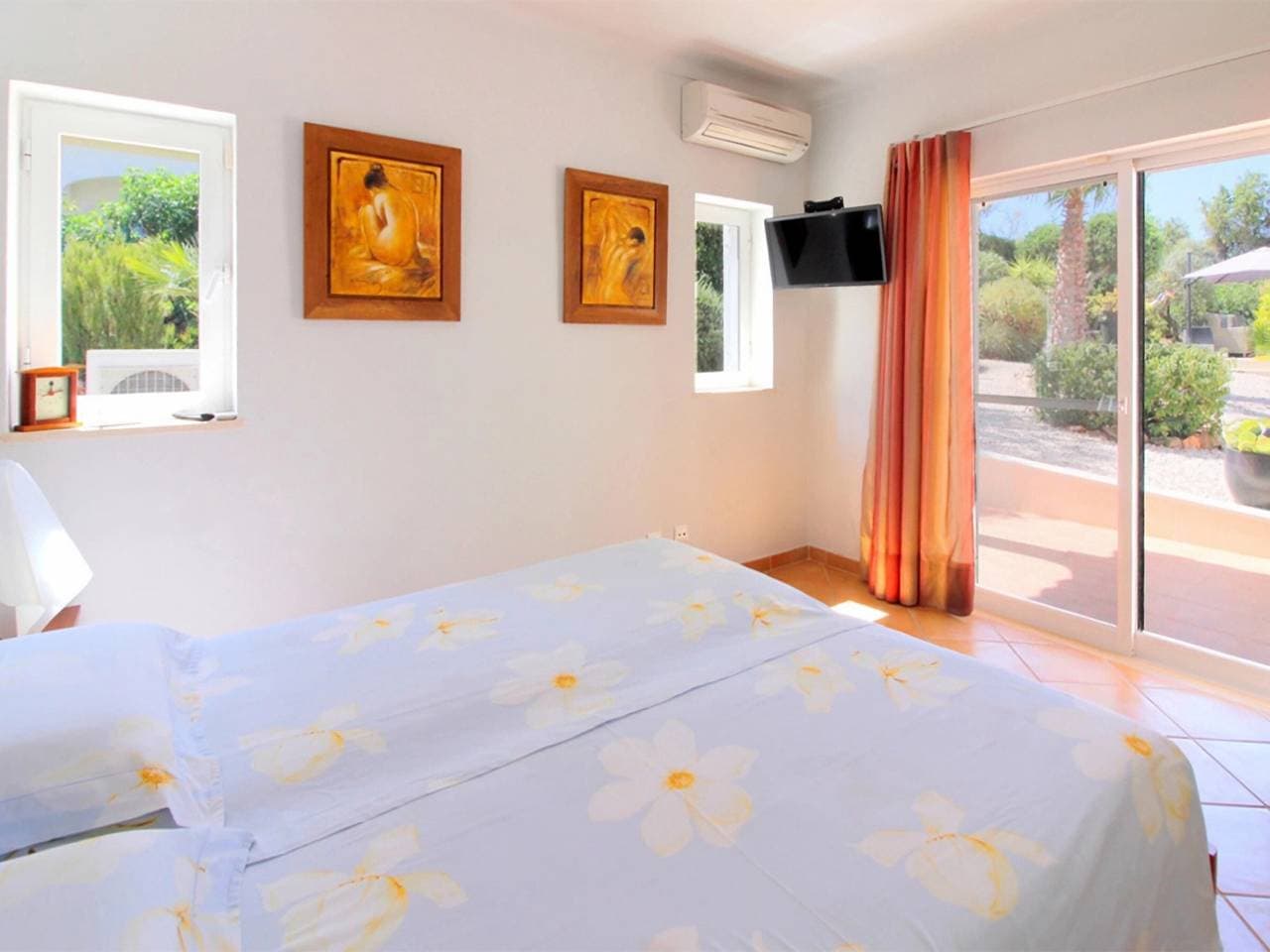 Foto 11 von 16: Schicke Villa mit privatem Pool und Klima - 4 Pers.