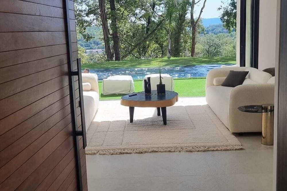 Foto 8 von 22: Villa d Architecte Neuve d Environ 310 m2 Située Dans un Domaine Sécurisé