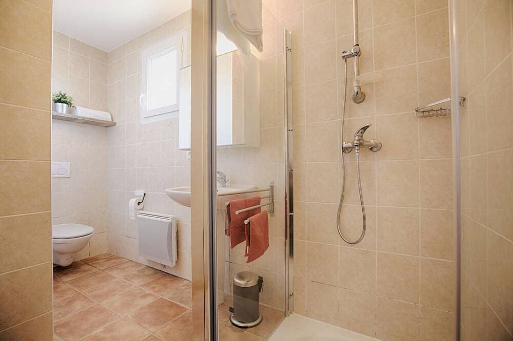 Foto 8 von 30: Hangvilla mit Pool, Joyeuse