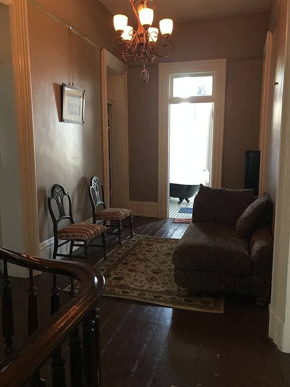 Foto 2 von 13: Historic Mansion, Minutes from Downtown
