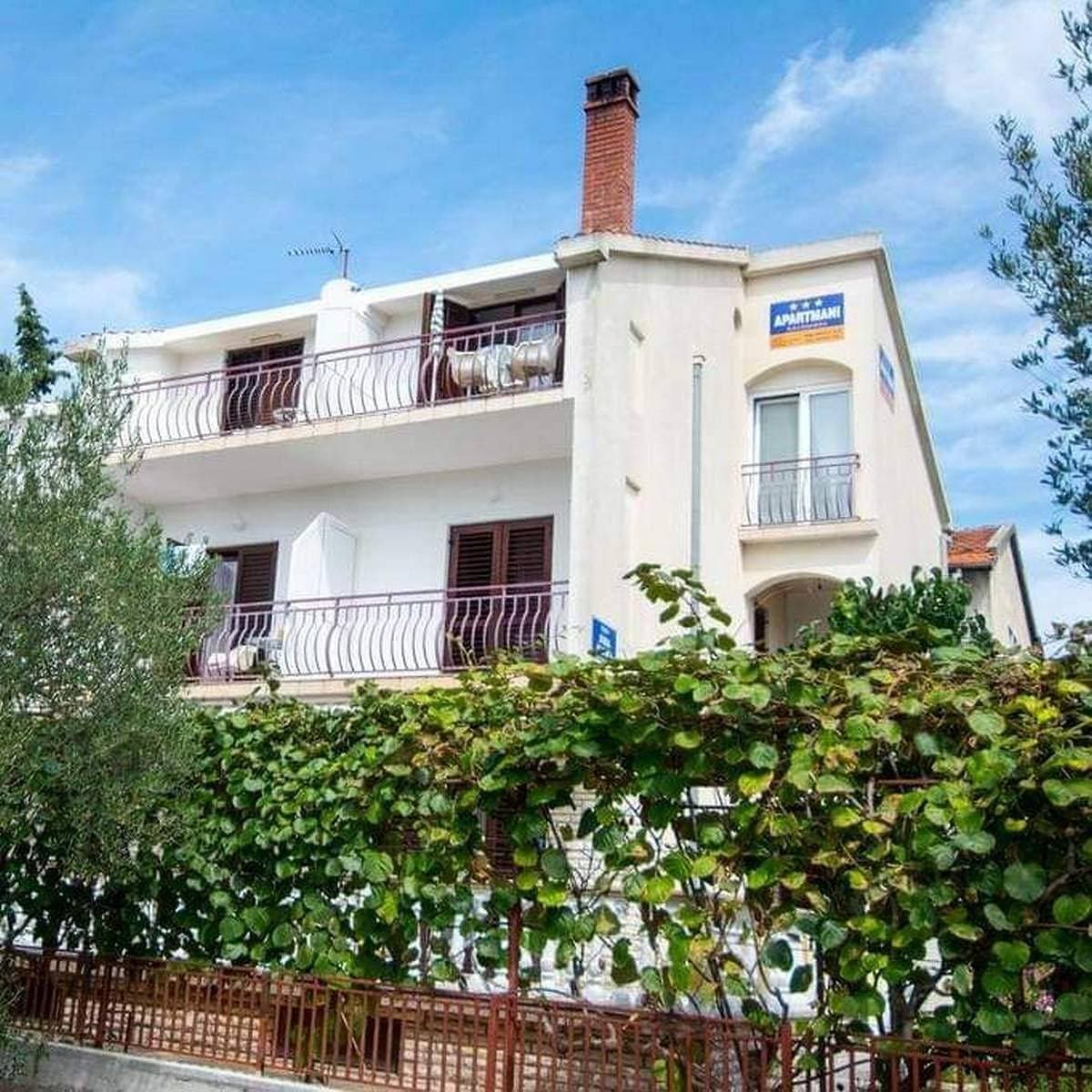 Foto 3 von 27: Studio Appartement mit Terrasse und Meerblick Biograd na Moru As-21048-a