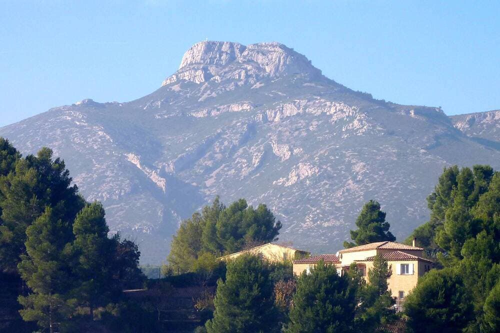 Foto 11 von 30: Exceptional Site Quiet, Swimming Pool, Clim, Green, Pets Ok, between Aix and Cassis