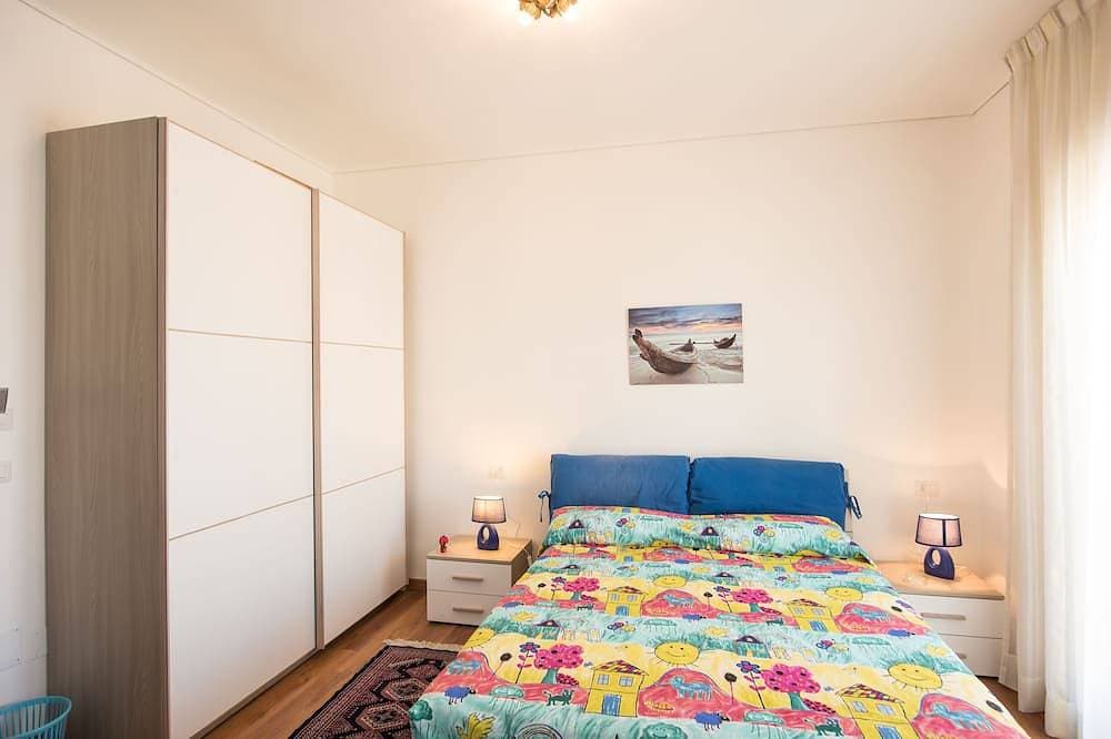 Foto 3 von 23: Panorama Vesuv 2 (zentral) Privatzimmer in der Wohnung