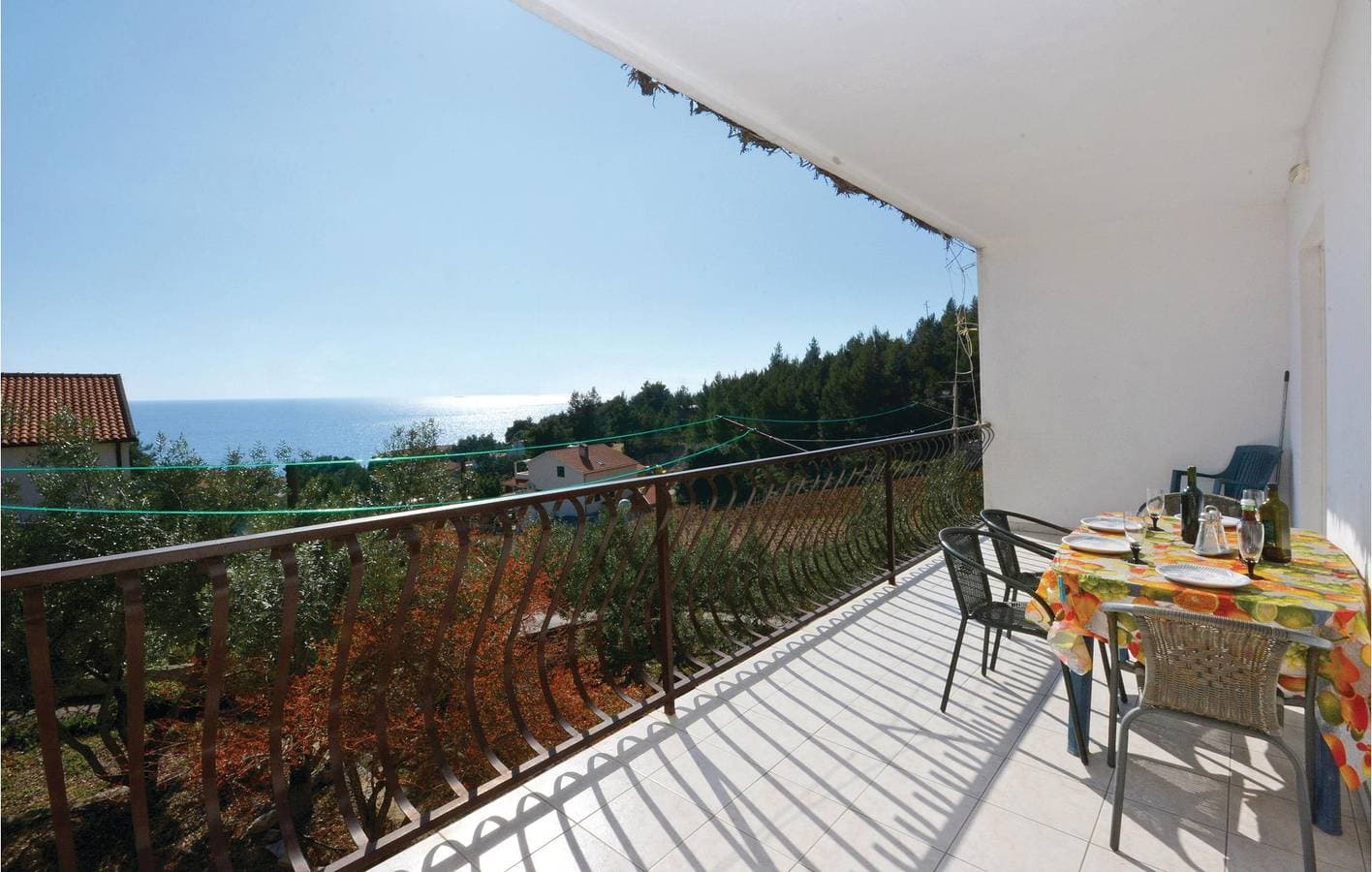 Foto 5 von 23: Gemütliche 300 m zum Strand: Klimatisierte Wohnung mit Terrasse und Parkplatz