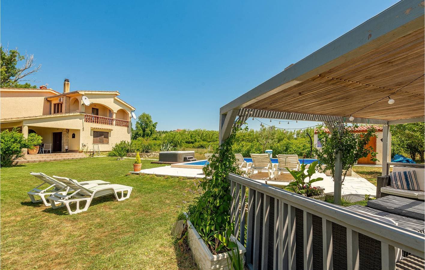 Foto 9 von 60: Gemütliche 2-Zimmer-Wohnung mit Pool, WLAN und Parkplatz in Strandnähe