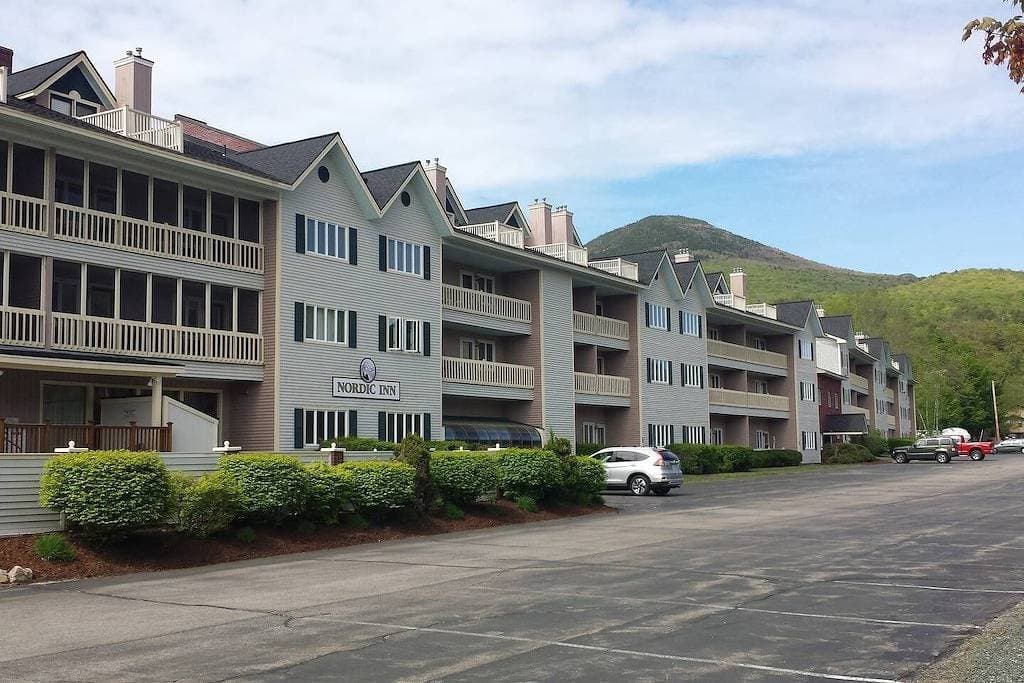 Foto 4 von 8: Geräumiges 1 Br; Ansichten von Loon Mountain!