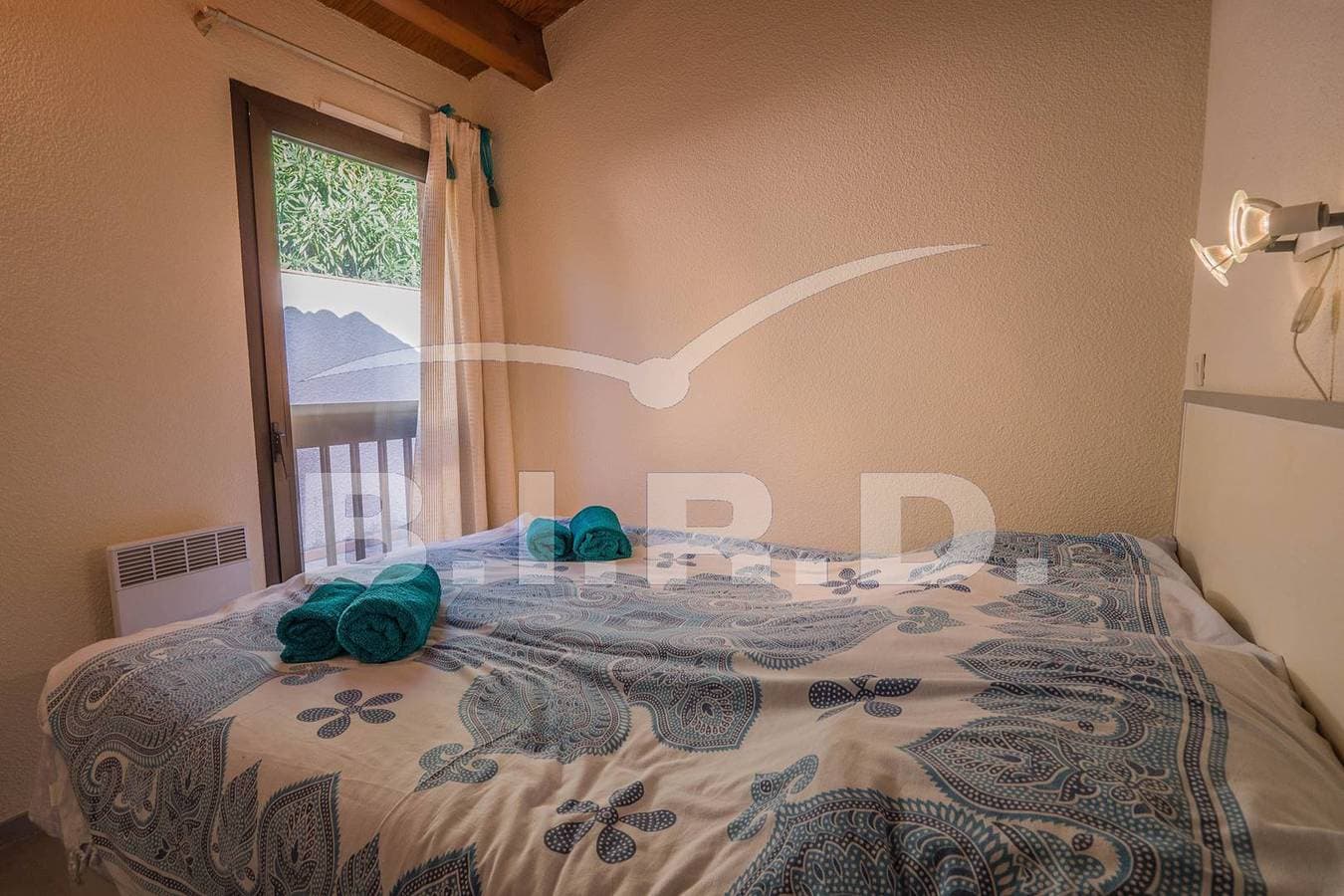 Foto 8 von 13: Wohnung in Sainte-Maxime mit Panoramablick aufs Meer, Schwimmbad und privatem Strandzugang