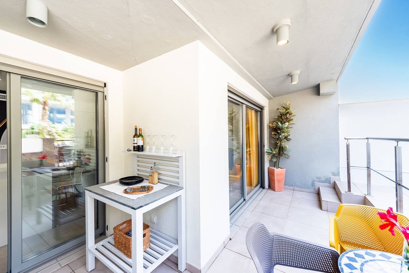 Foto 13 von 37: Ferienwohnung 'Luxurious Two Bed' mit privater Terrasse, WLAN und Klimaanlage
