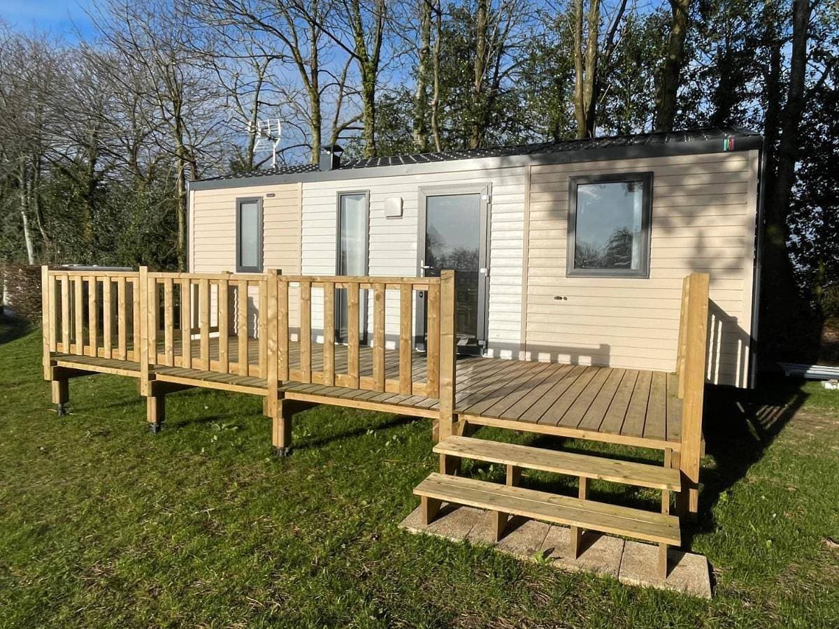 Mobile-home Pin 1