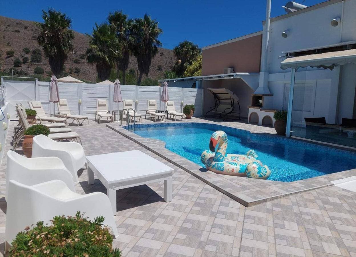 Villa Fantasia- Less than 5-Min Walk to Kalivaki Beach 1
