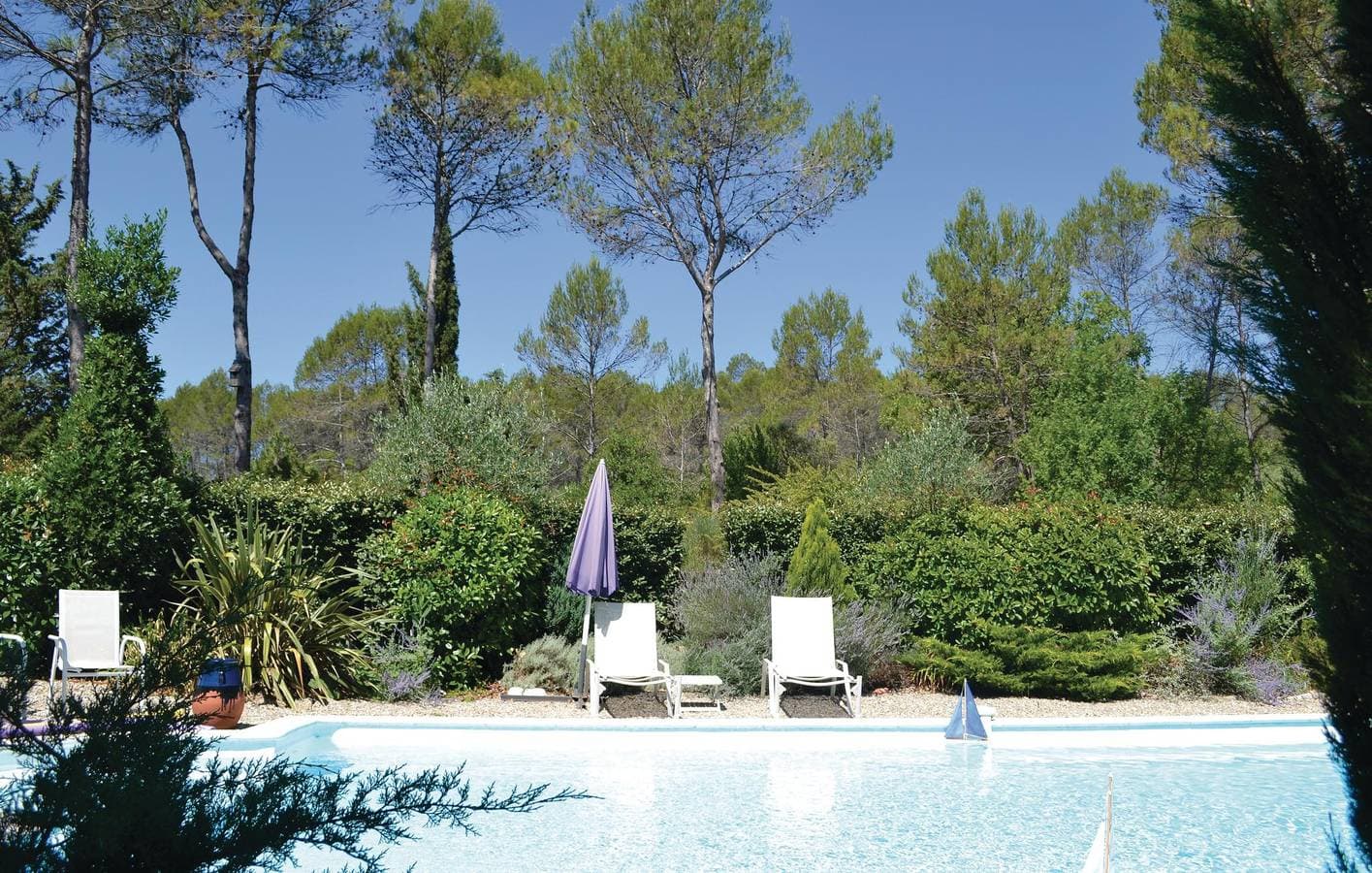 Foto 10 von 23: Appartement am Fluss mit Pool