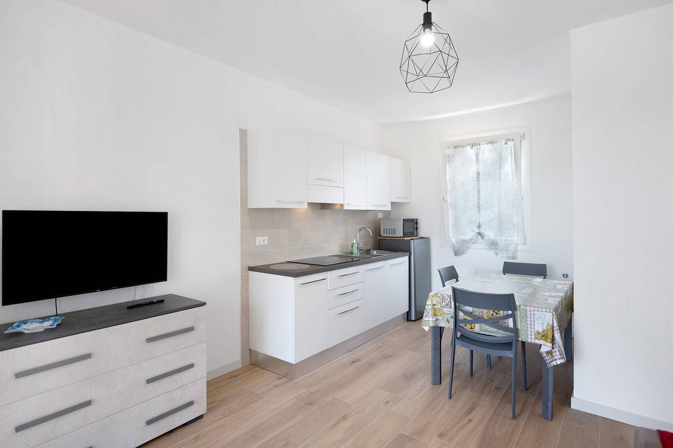 Foto 4 von 26: Apartment 'Olivo – Adults Only' mit privater Veranda, Gemeinschaftsgarten & Klimaanlage