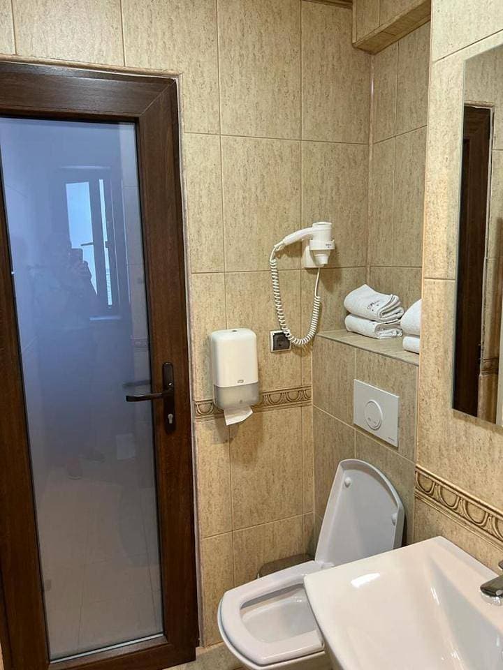 Foto 9 von 10: Family Room with Shower