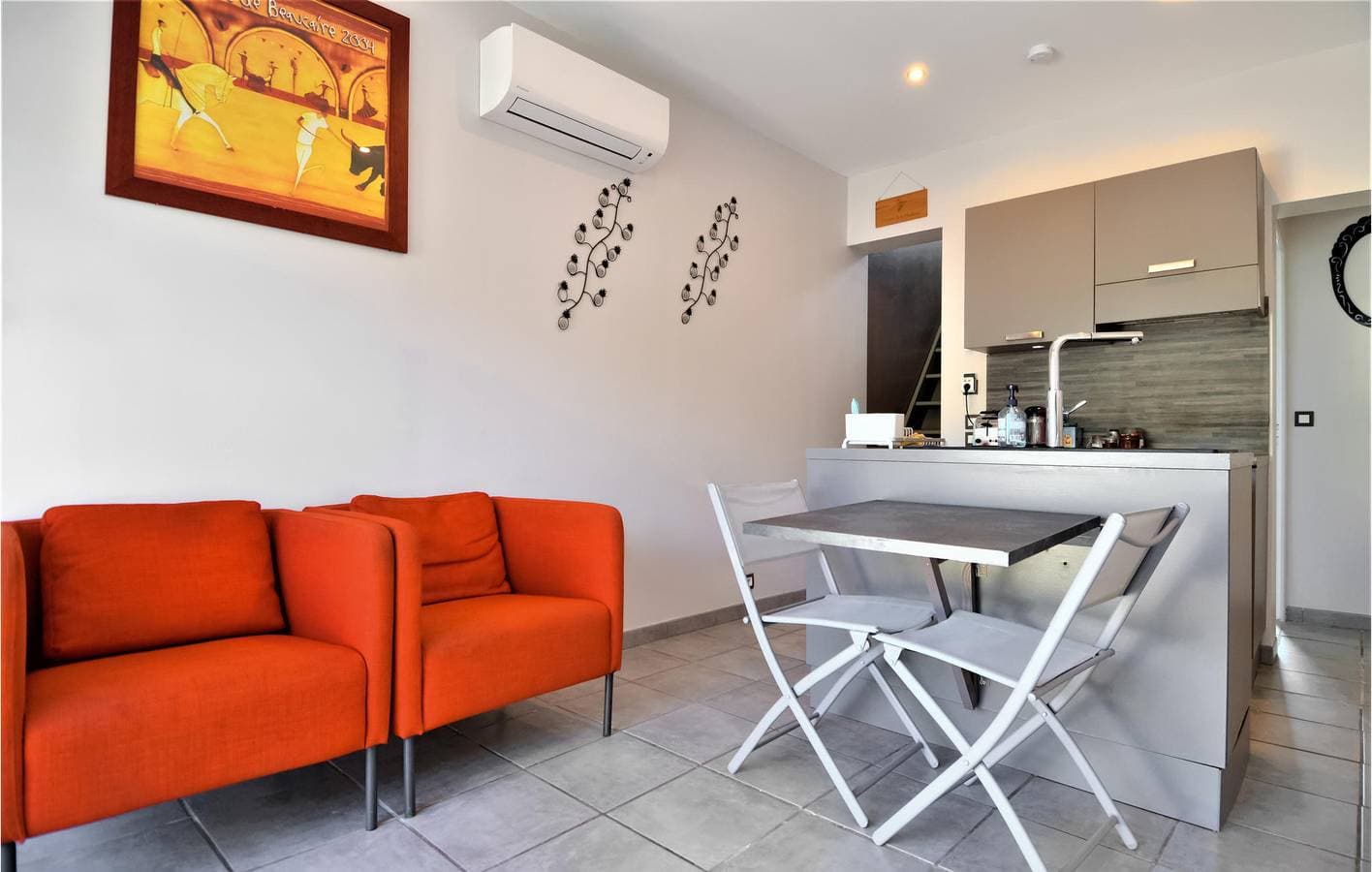 Foto 3 von 18: Gemütliche Wohnung in Beaucaire mit Pool und Parkplatz