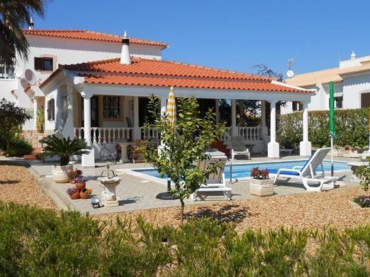 Nettes Ferienhaus in Altura mit Gepflegtem Garten 1